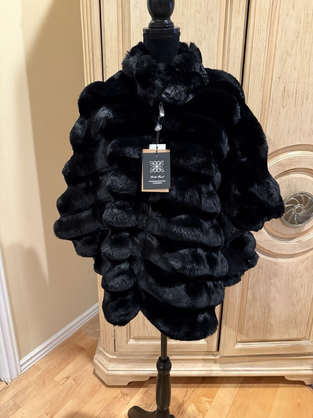 Belle Fare Black Faux Fur Zip Up Cape Sz ONE SIZE NWT $312